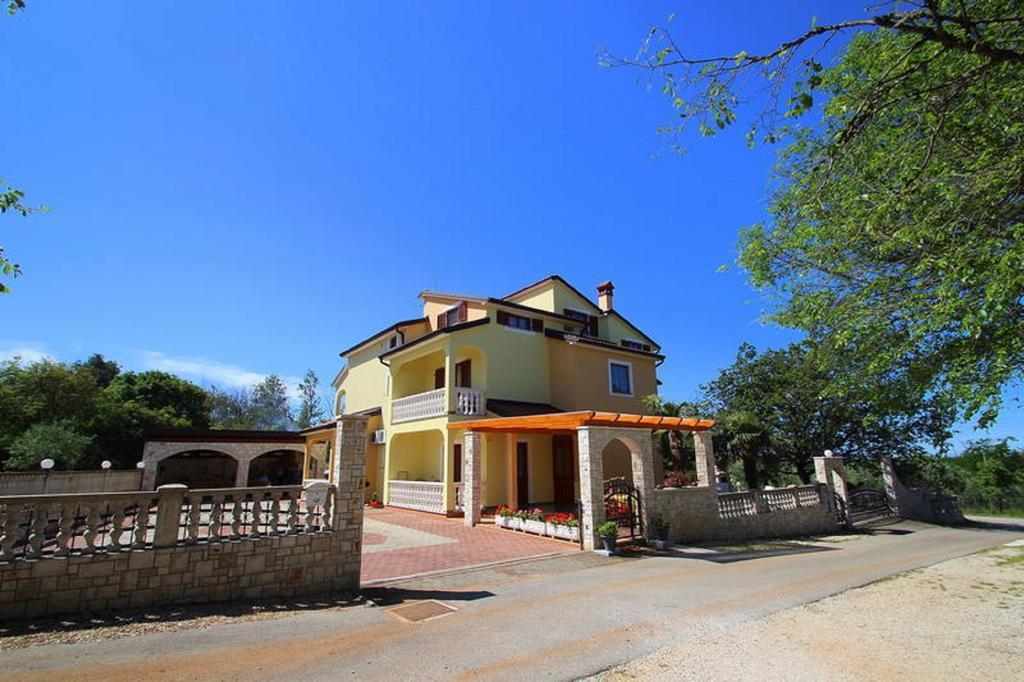 אומאג Apartments Catic מראה חיצוני תמונה